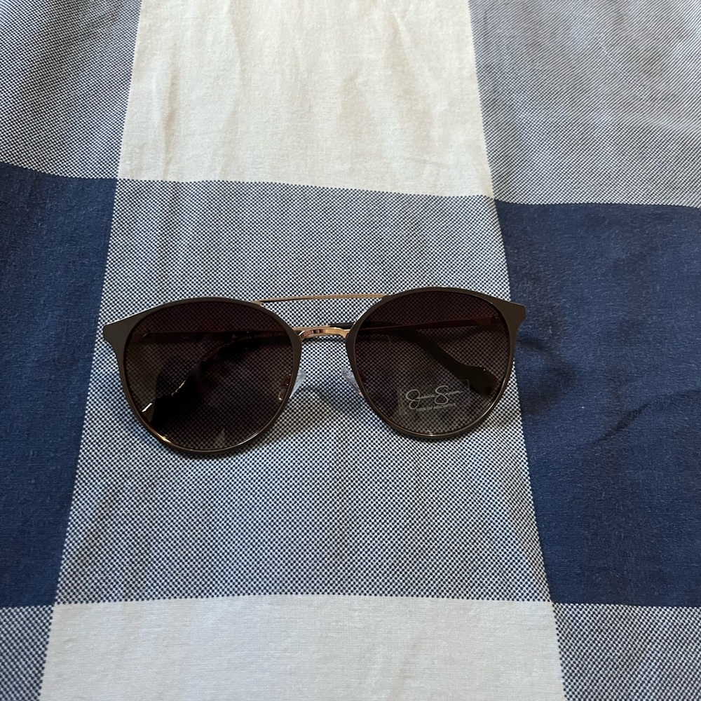 Jessica Simpson Stylish Brown Black Sunglasses